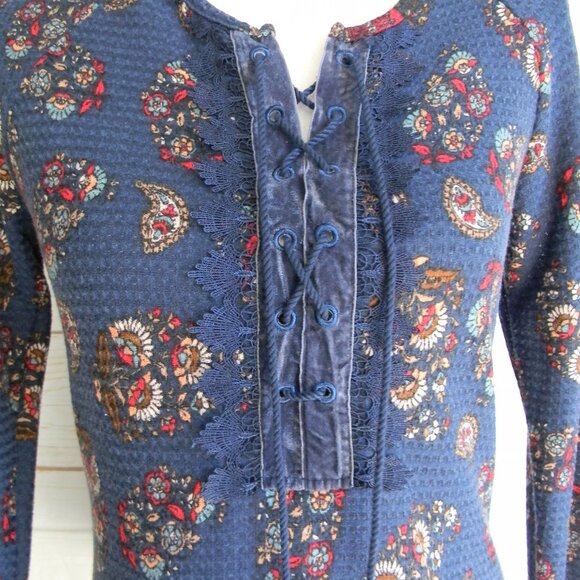 VINTAGE AMERICA WM'S WAFFLE KNIT BOHO LACE-UP DETAIL BLOUSE TOP SZ S - Picture 2 of 4